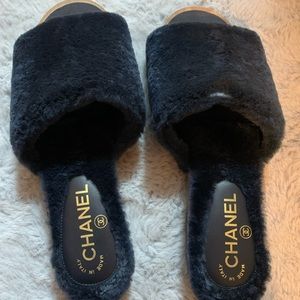 CHANEL Fuzzy Sandal/slide 2017